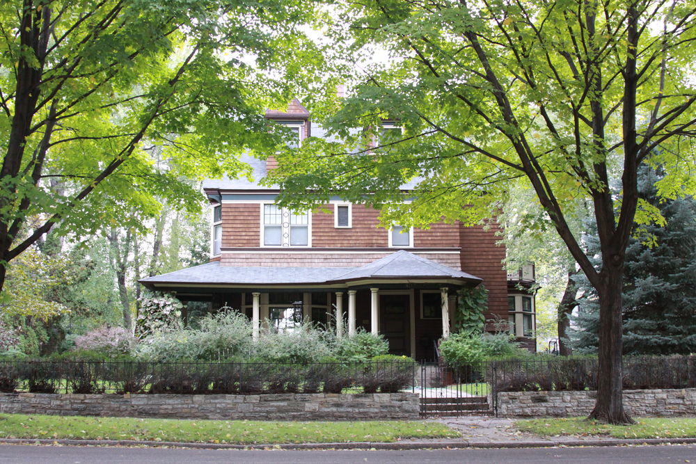 Elizabeth Gilbert Residence, Exterior view