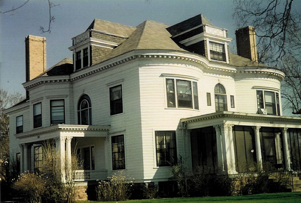 Ingram Residence, Exterior view